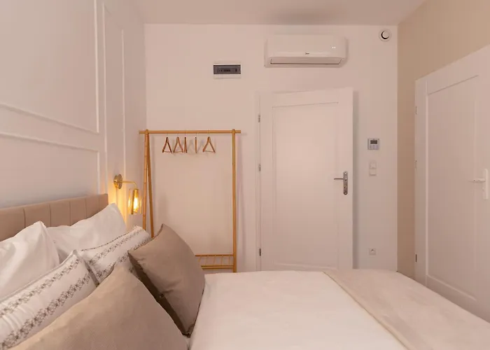 Kazimierz Parking - By Staymoovers *