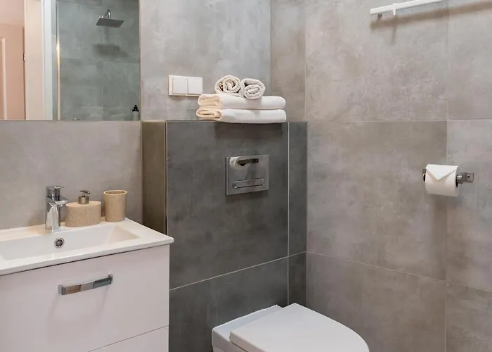 Kazimierz Parking - By Staymoovers *