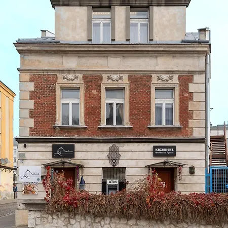 Kazimierz Parking - By Staymoovers