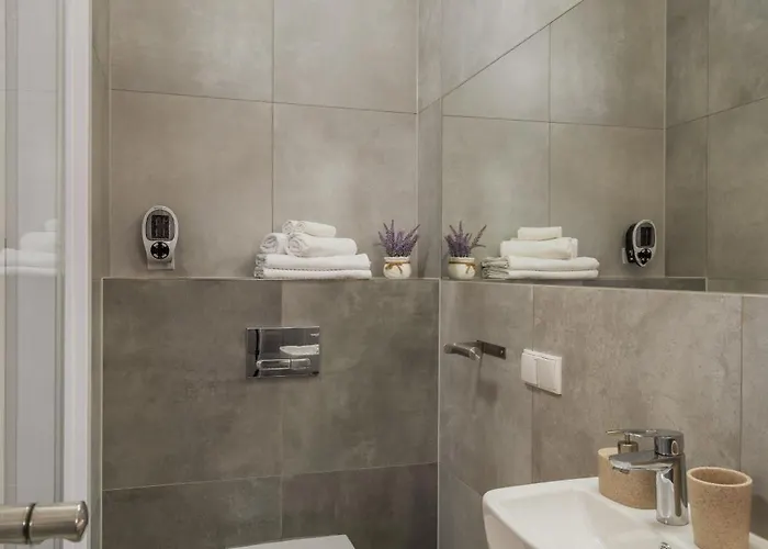 Otel Kazimierz Parking - By Staymoovers *