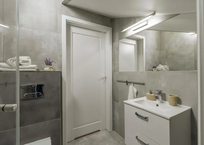 Kazimierz Parking - By Staymoovers Krakow