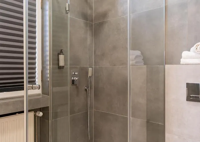 Kazimierz Parking - By Staymoovers * Krakow